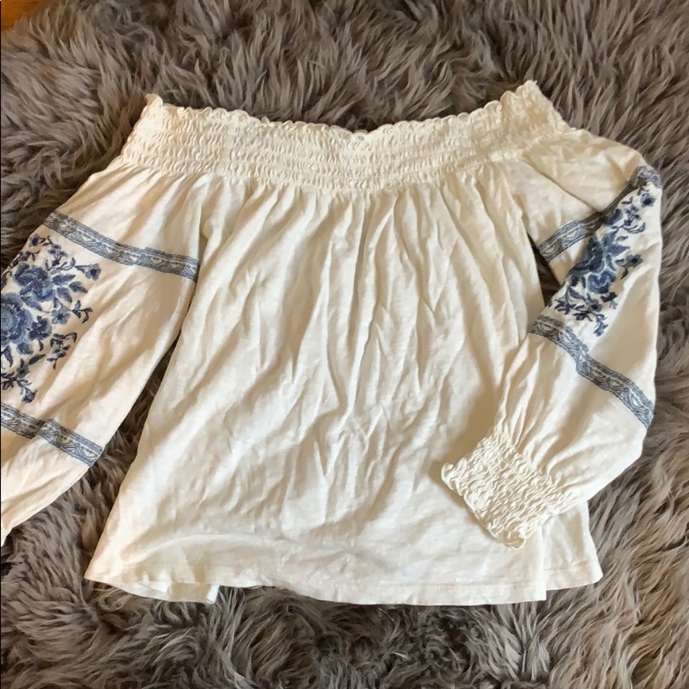 Off shoulder top long sleeve